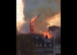 MERCI NOTRE-DAME, PAS DE VICTIME !